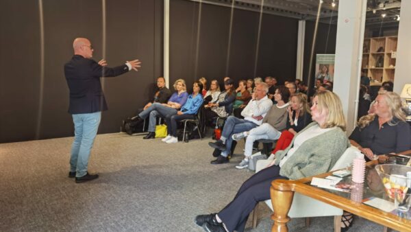 Hypnose combiweekend. Hypnotic Phenomena Control & Powerhypnose