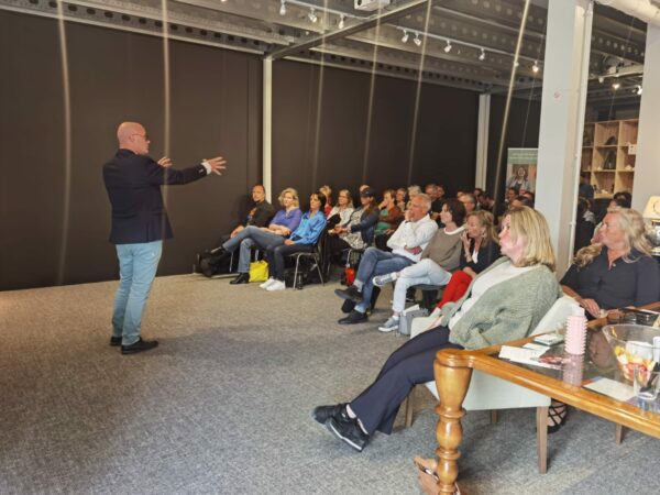 Hypnose  combiweekend. Hypnotic Phenomena Control & Powerhypnose